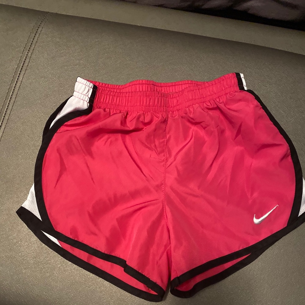 Girls pink nike gym shorts